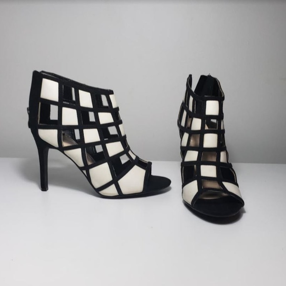 N.Y.L.A. Black and White Checkered Sexy Bootie/NEW - Picture 2 of 5